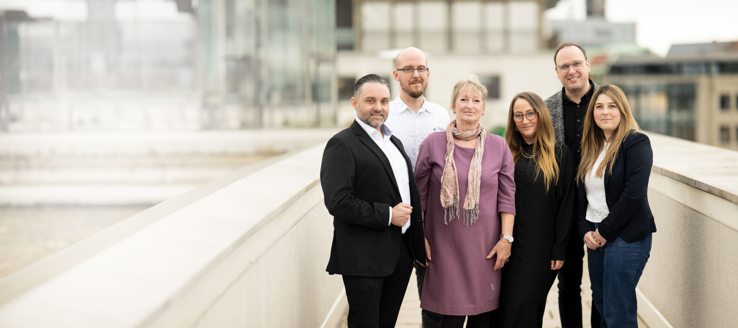 Gruppenbild des Kundenservice-Teams der Evangelischen Bank.