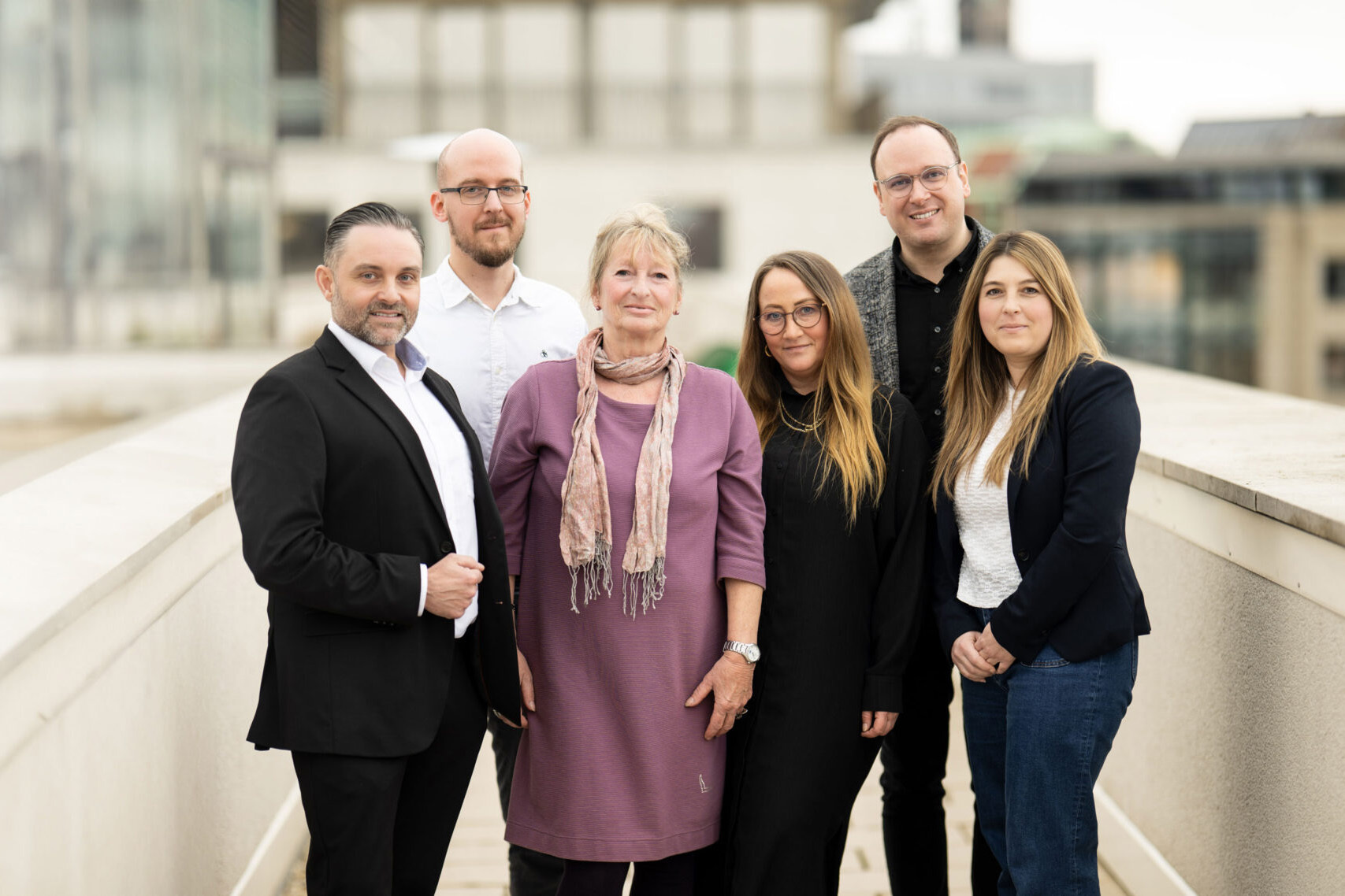 Gruppenbild des Kundenservice-Teams der Evangelischen Bank.